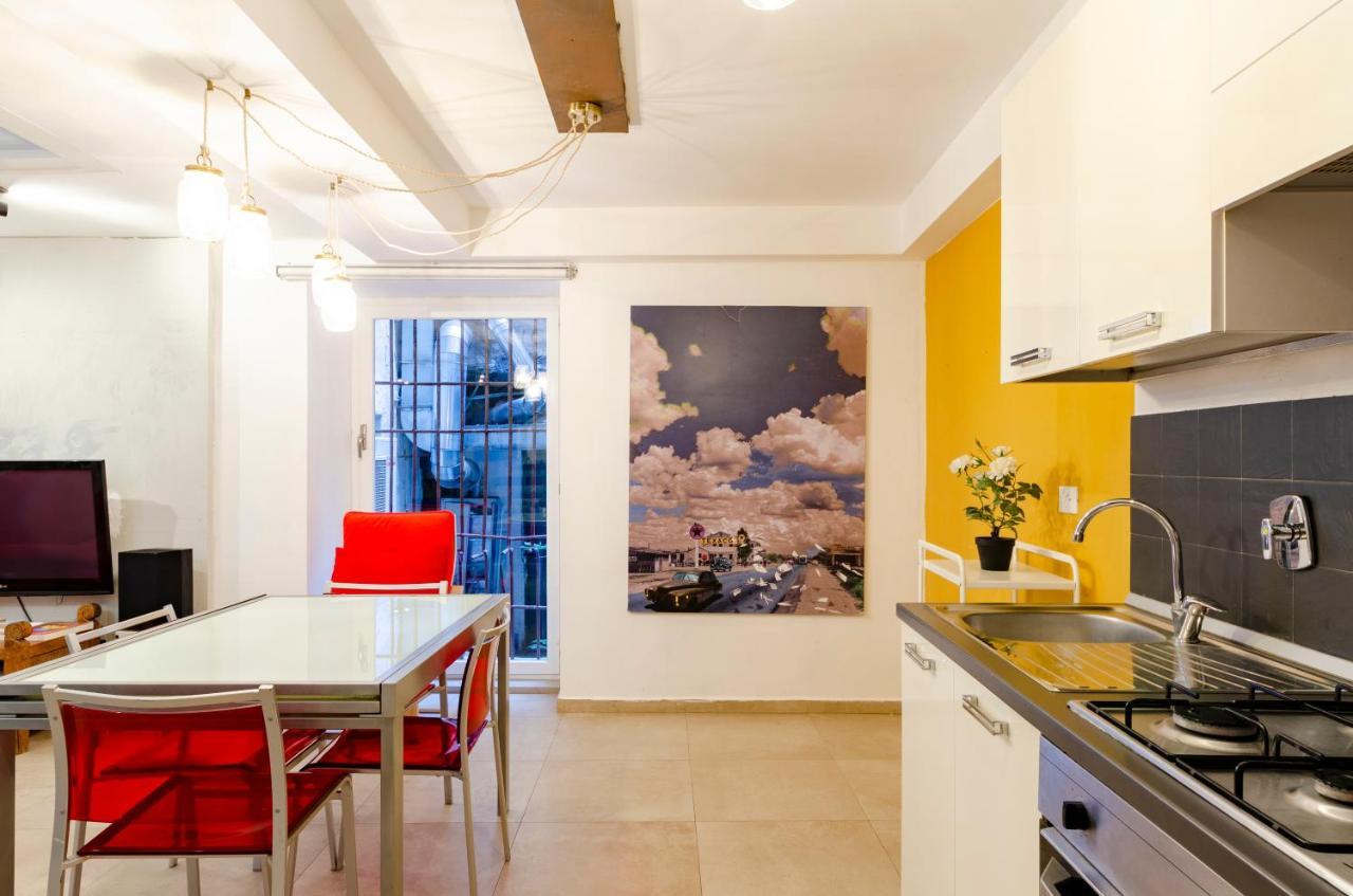 Joivy Vibrant Open-Plan Apt For 6 In Historic Centre Lejlighed Genova Eksteriør billede