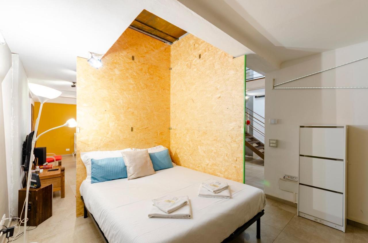 Joivy Vibrant Open-Plan Apt For 6 In Historic Centre Lejlighed Genova Eksteriør billede