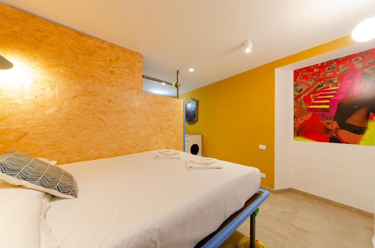Joivy Vibrant Open-Plan Apt For 6 In Historic Centre Lejlighed Genova Eksteriør billede