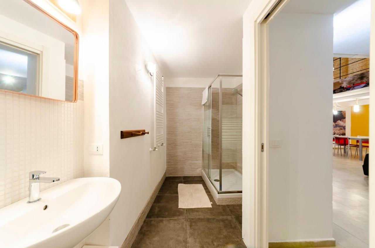 Joivy Vibrant Open-Plan Apt For 6 In Historic Centre Lejlighed Genova Eksteriør billede